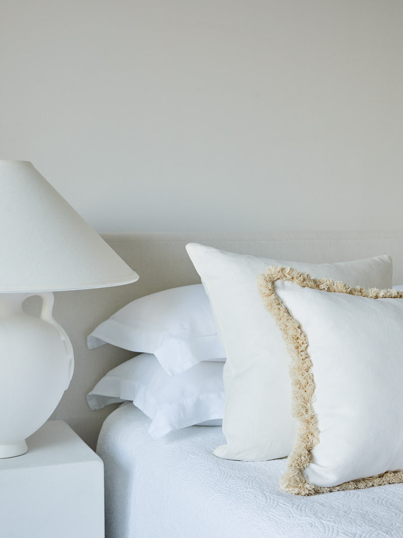 Square 45x45 White linen with Natural brush fringe